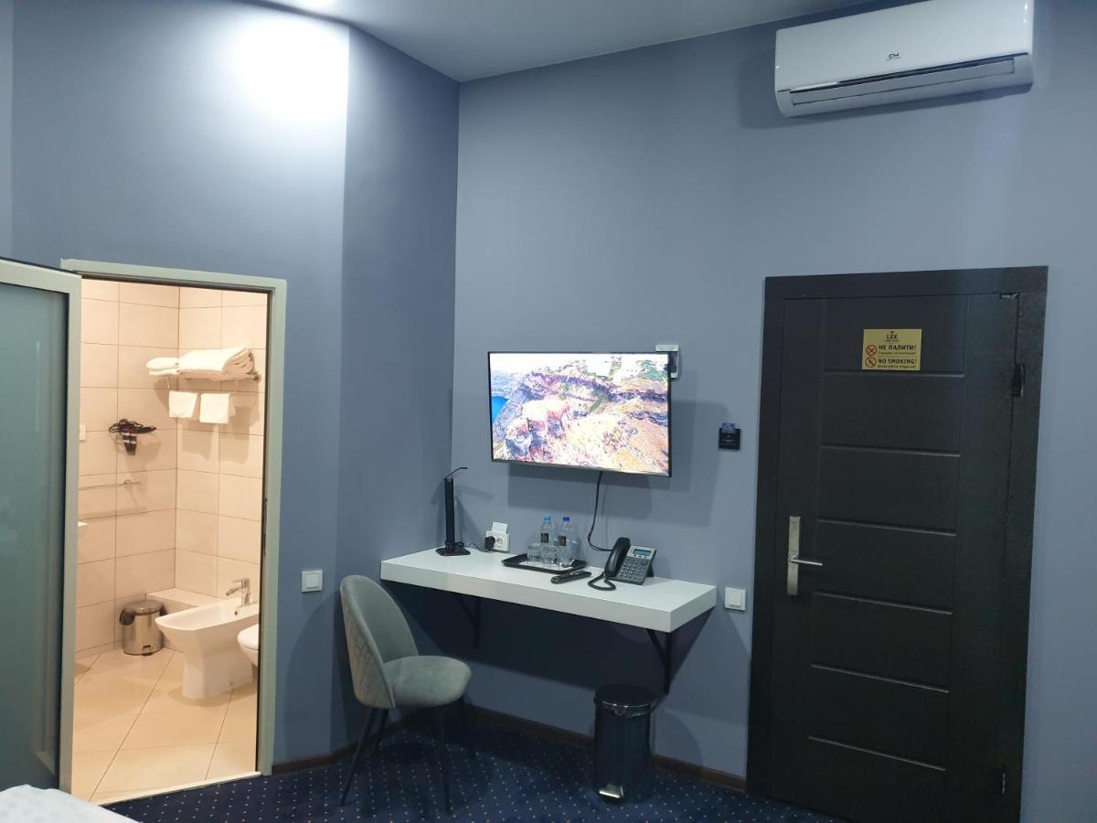 Lex Trend Hotel イルピン エクステリア 写真