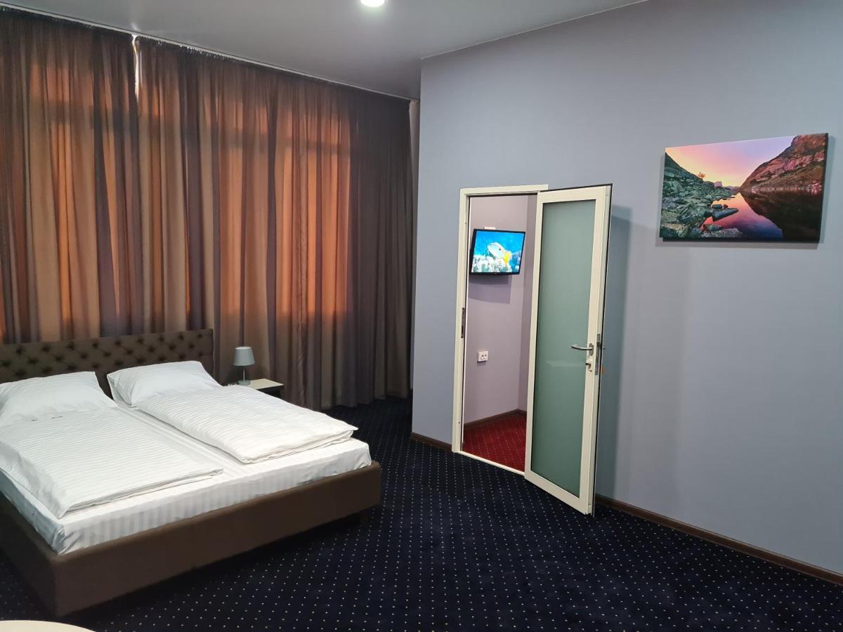 Lex Trend Hotel イルピン エクステリア 写真