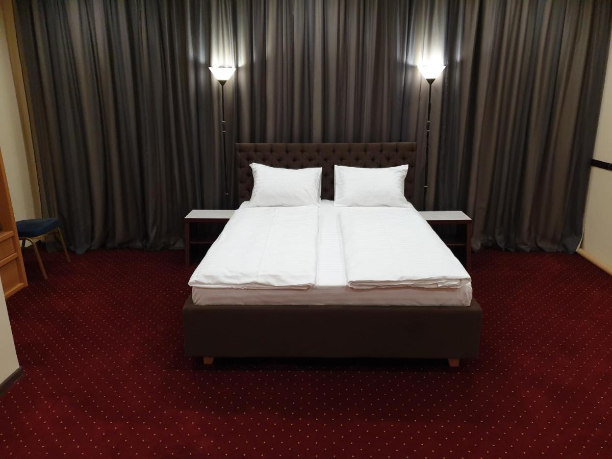 Lex Trend Hotel イルピン エクステリア 写真