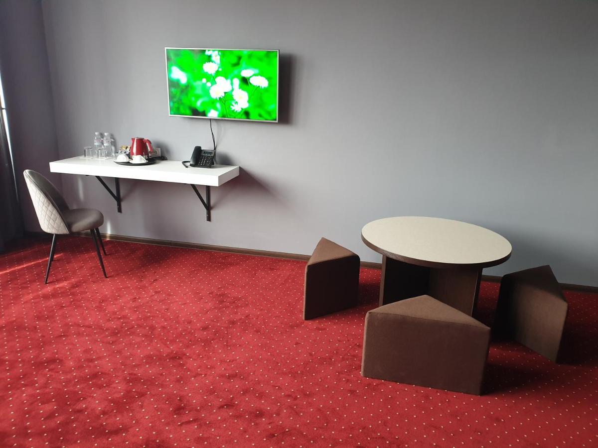 Lex Trend Hotel イルピン エクステリア 写真