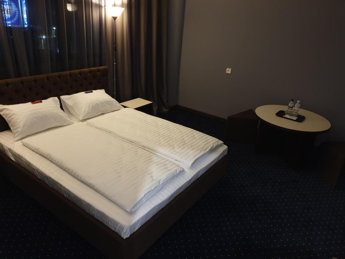 Lex Trend Hotel イルピン エクステリア 写真